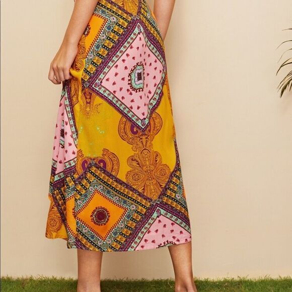 🆕 Scarf Print Tulip Hem Wrap Skirt adjustable sizing - Picture 3 of 11